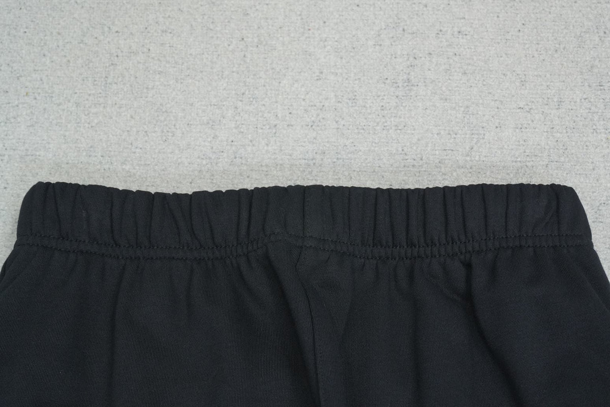 B - SWEATPANTS
