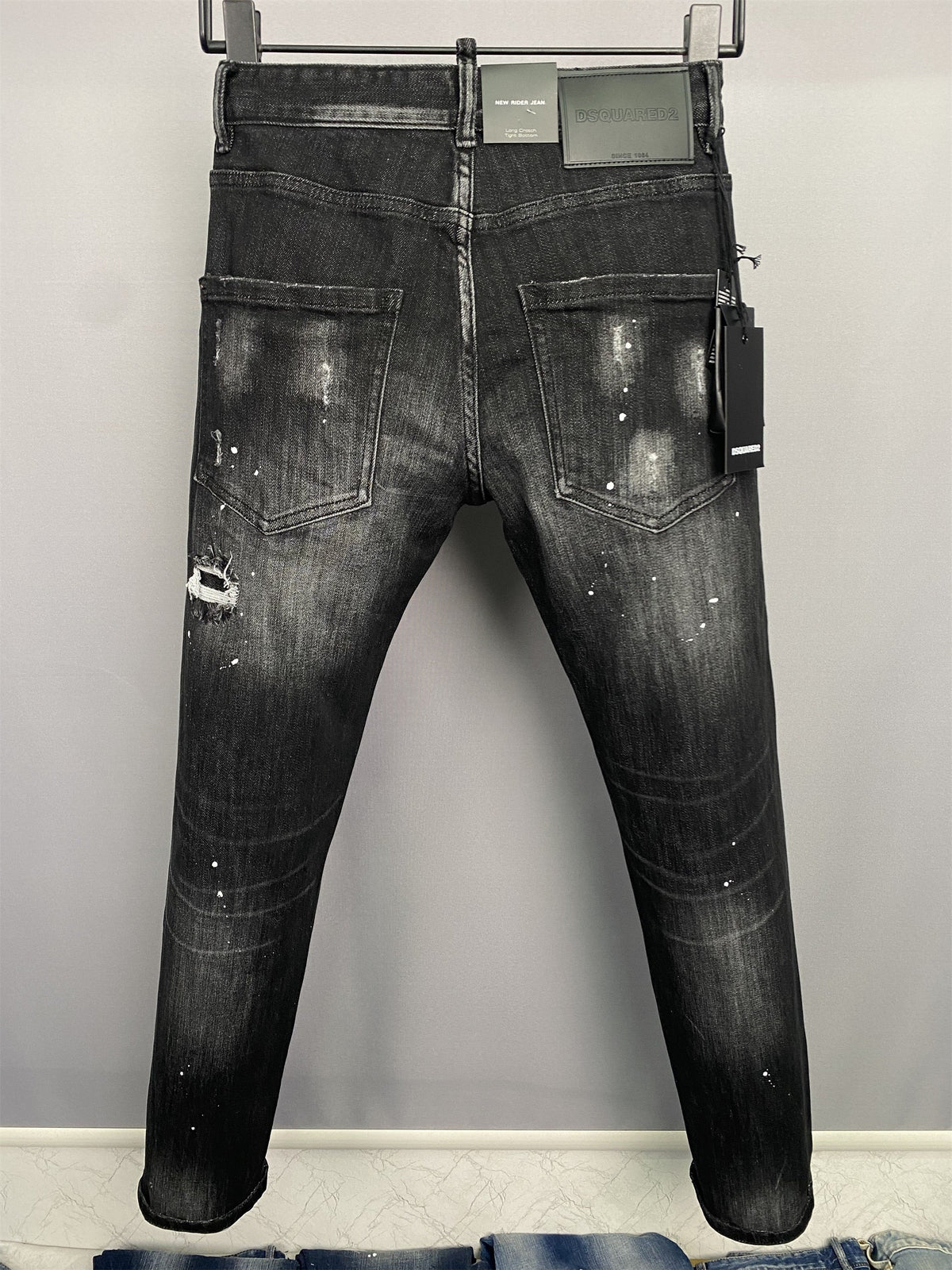 D - JEANS