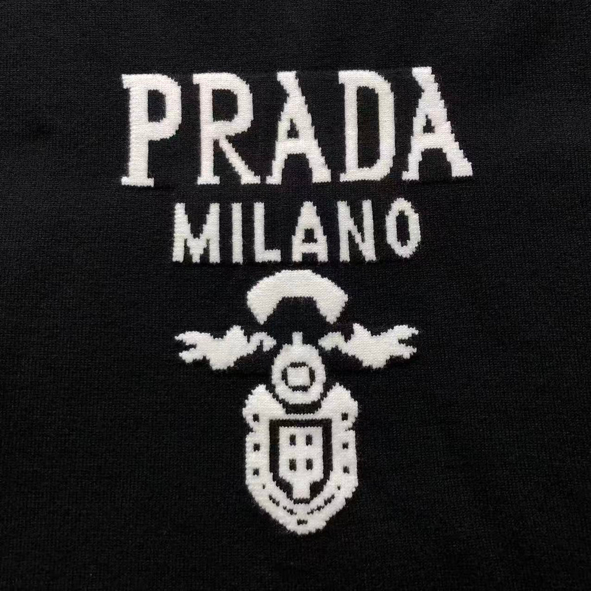 P - SWEATER