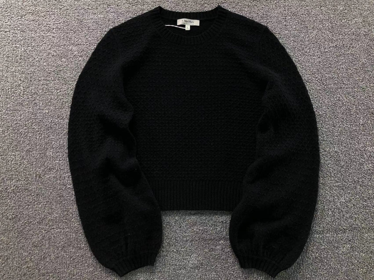 M - SWEATER