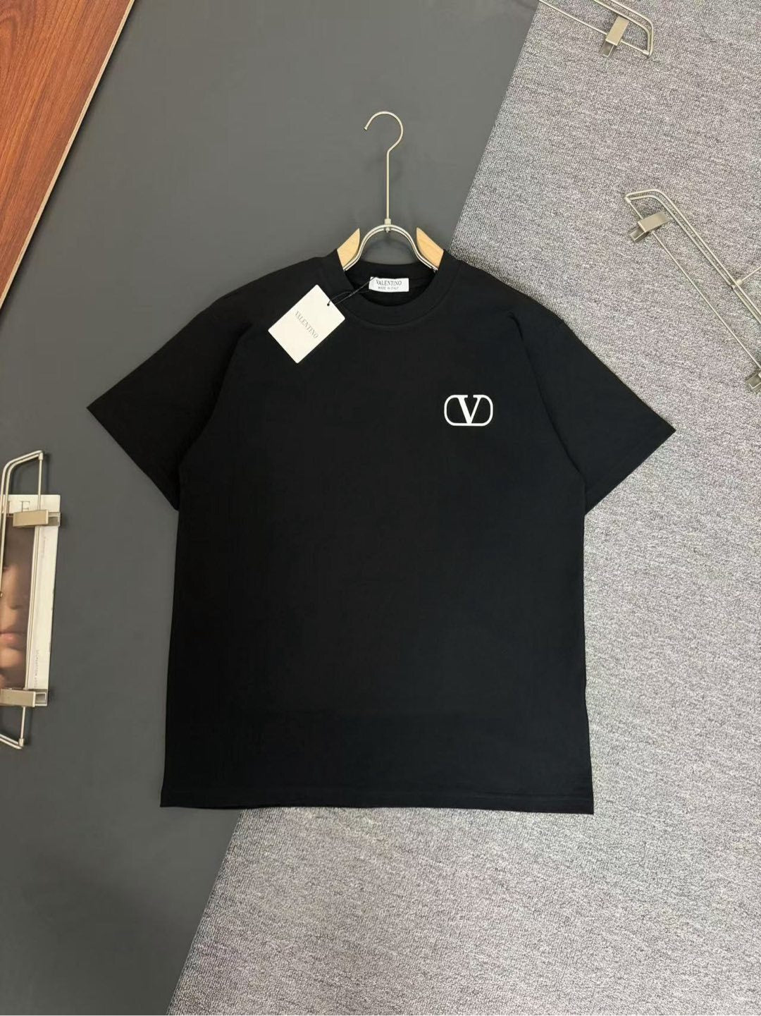 V - TSHIRT