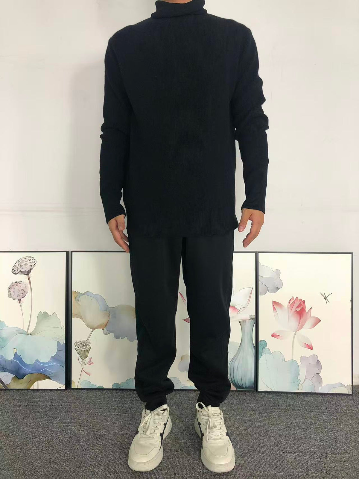 W - SWEATER