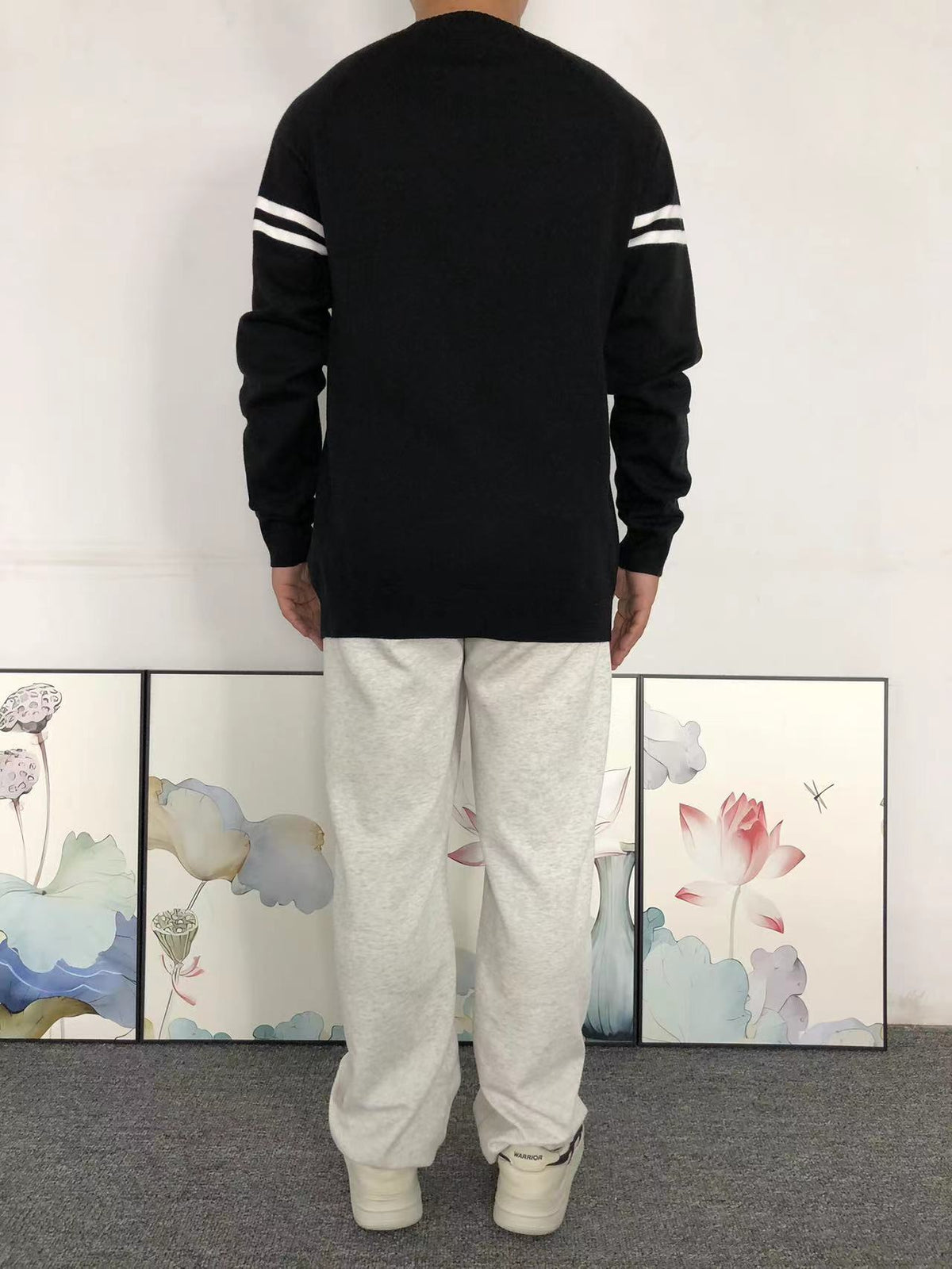 P - SWEATER