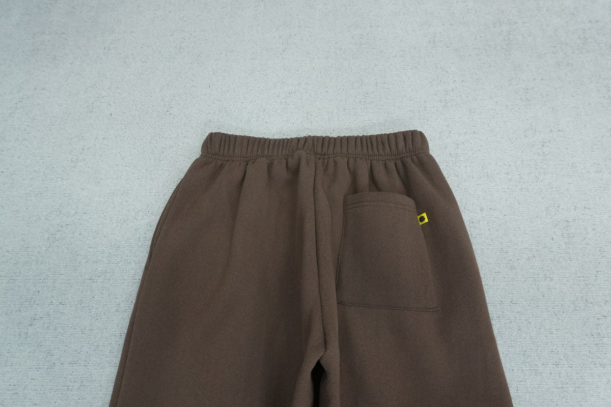 B - SWEATPANTS