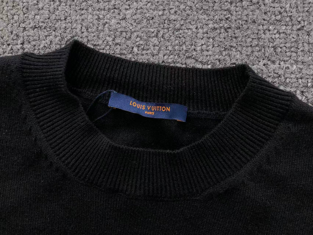 L - SWEATER
