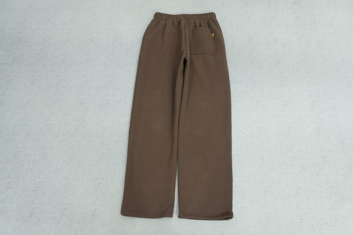 B - SWEATPANTS