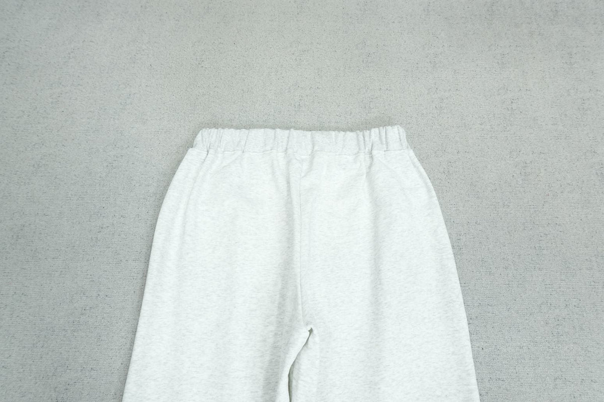 S - SWEATPANTS
