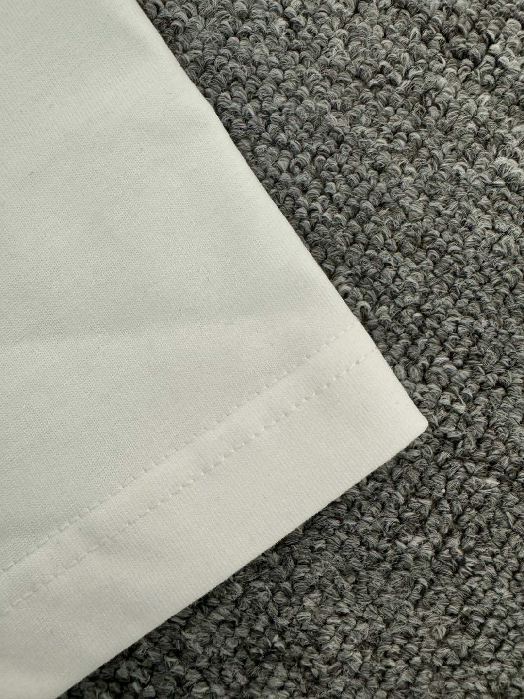 V - TSHIRT
