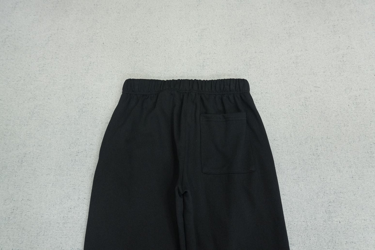 B - SWEATPANTS